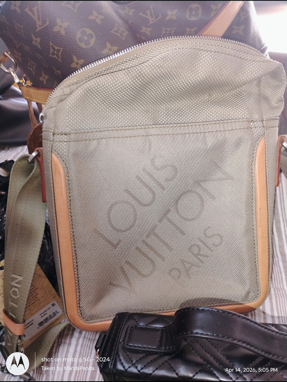 Louis Vuitton Khaki Canvas Crossbody Bag - Picture 4 of 7